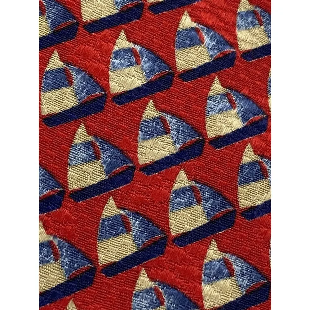 Ermenegildo Zegna 100% Silk Tie Red Geometric Pattern Made in Italy Luxury
